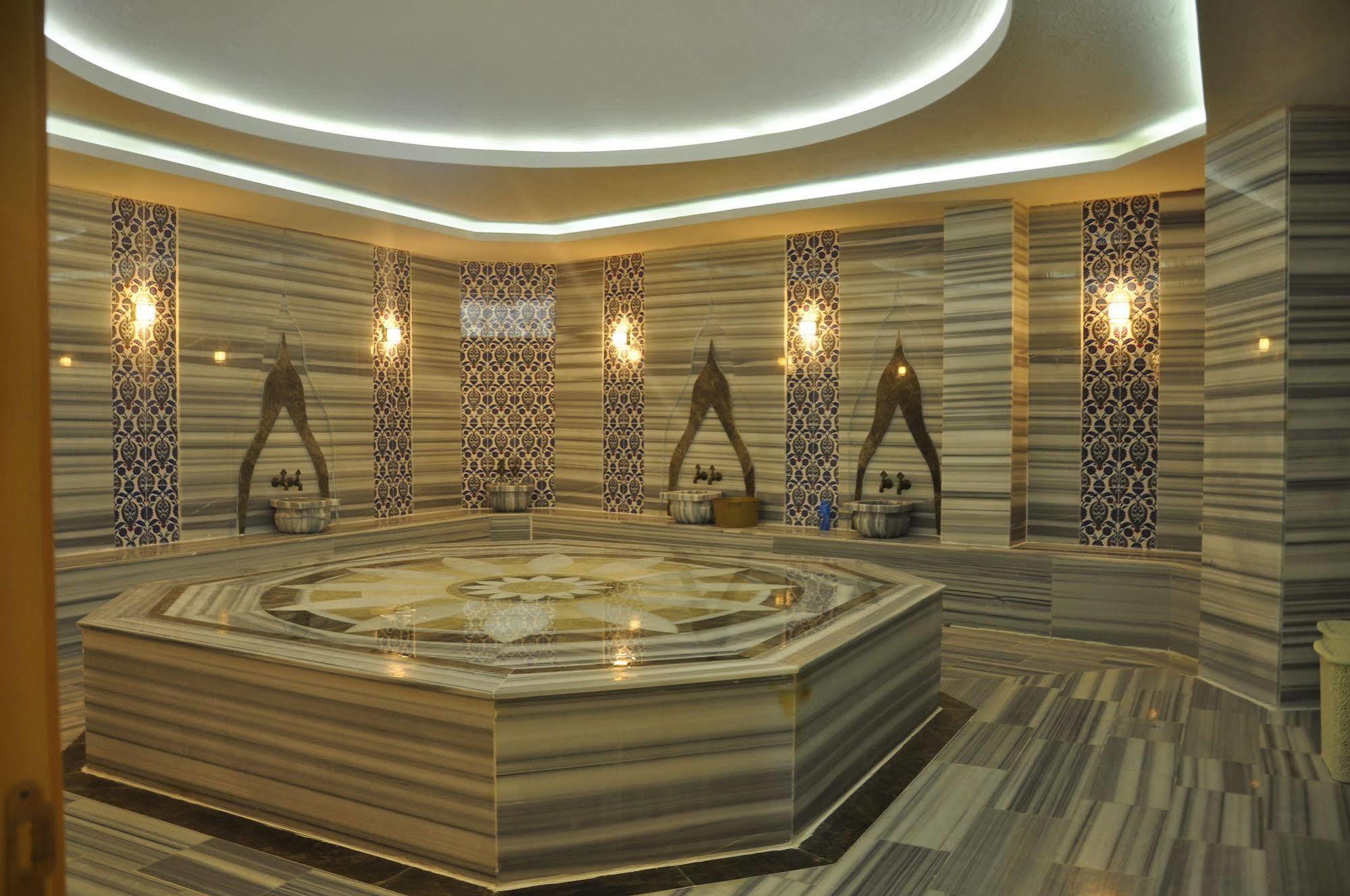 Elips Royal Hotel & Spa Antalya Buitenkant foto